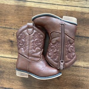 Brown cowboy/cowgirl boot, size 5